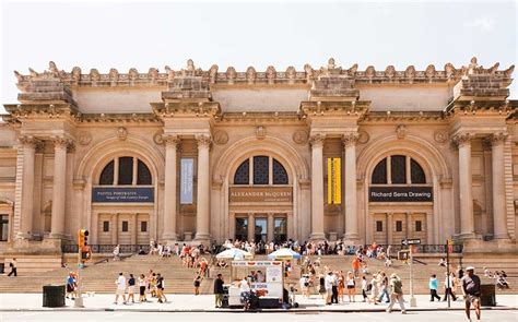 Metropolitan Museum of Art | New York by Rail