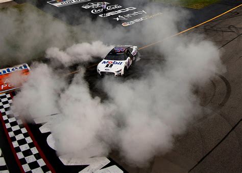 Kevin Harvick jumps to 9th on NASCAR's all-time wins list