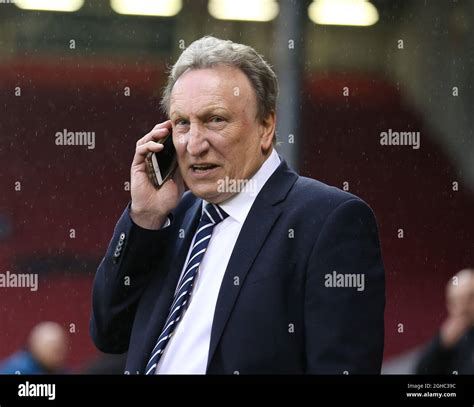 Neil warnock cardiff city hi-res stock photography and images - Alamy