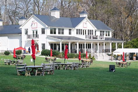 5 Incredible Middleburg, Virginia Wineries That Wine Lovers Need to Visit