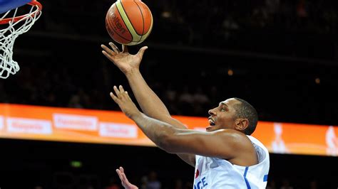 Boris Diaw signe en D2 française ! - rtbf.be