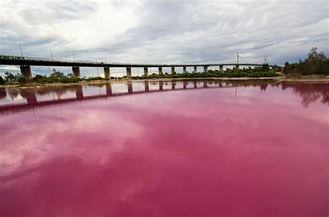 5-five-5: Lake Hillier (Australia)