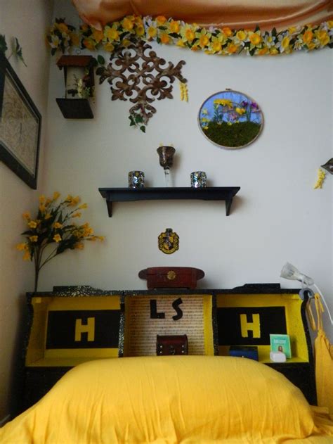 17 Best images about Hogwarts Bedroom Ideas for Kids - Fink on Pinterest | House art, Hoodies ...