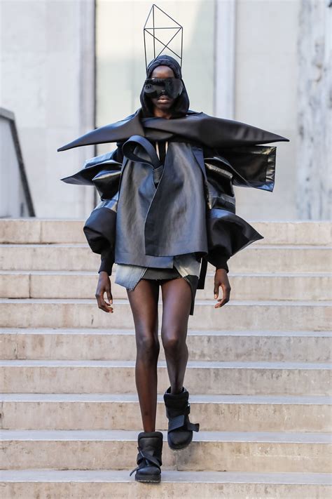 Rick Owens sets runway on fire at Paris Fashion Week show | Avant garde ...