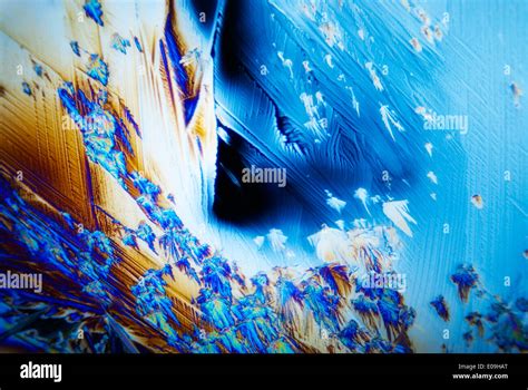 Polarized light microscopy hi-res stock photography and images - Alamy