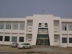 UET Campus, Lahore - Paktive