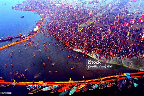 Aerial View Of Sangam Prayagraj Stock Photo - Download Image Now ...