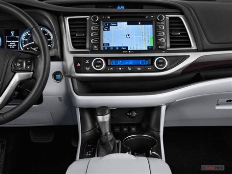 2016 Toyota Highlander: 211 Interior Photos | U.S. News