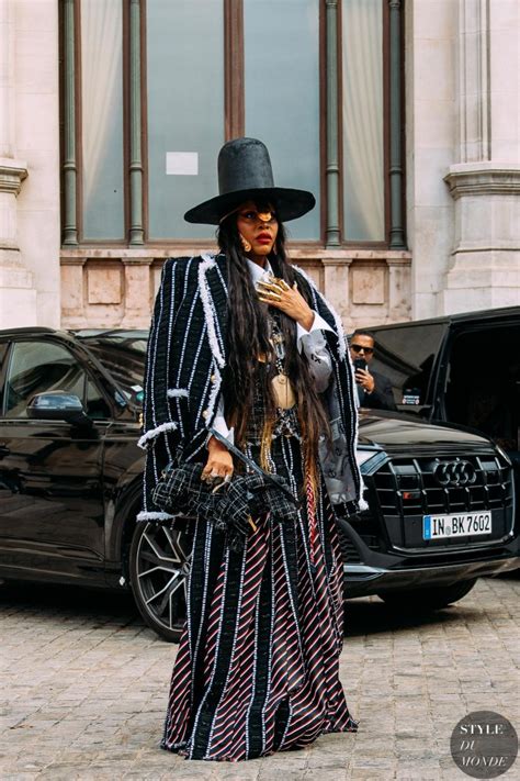 Paris SS 2023 Street Style: Erykah Badu - STYLE DU MONDE | Fashion Reportage Photography ...