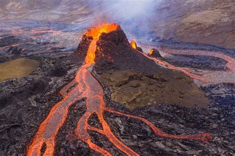 Photos: Up Close With Iceland’s Fagradalsfjall Volcano - The Atlantic