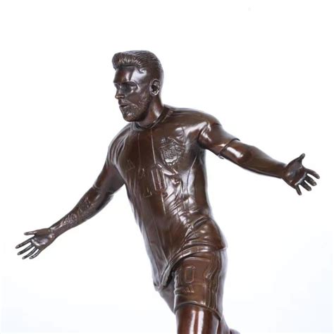 Lionel Messi Bronze Statue - Star Statues