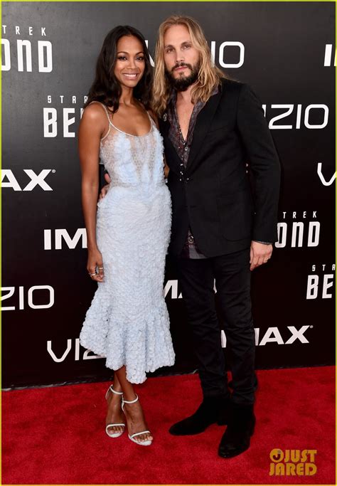 Photo: zoe saldana star trek beyond premiere san diego 02 | Photo ...