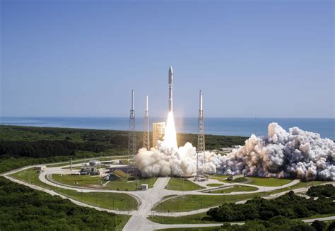 ULA Atlas V rocket lifts Navy satellite into orbit