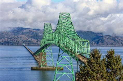 The Landmark Astoria, Oregon Bridge. Stock Photo - Image of steel, piling: 113669200