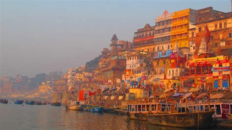 31 Best Tourist Attractions and Places to See in Varanasi