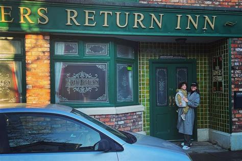 Ex Corrie star Brooke Vincent returns to cobbles with…