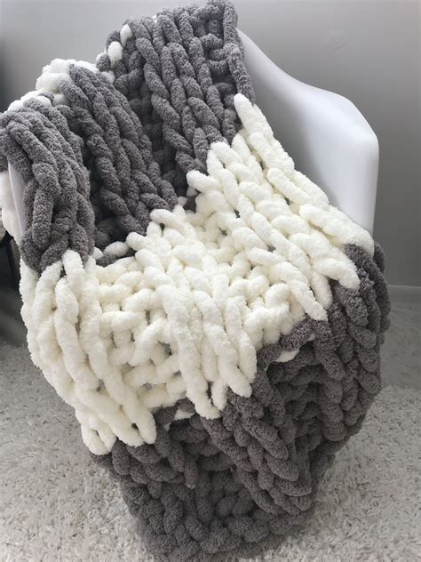 Our Jumbo chenille blanket in two colors and in double rib pattern ...