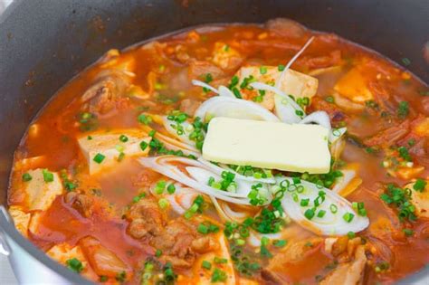 Kimchi Jjigae Recipe (Kimchi Stew)