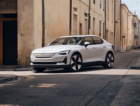 Polestar 2, con il Model Year 2024 autonomia fino a 654 km