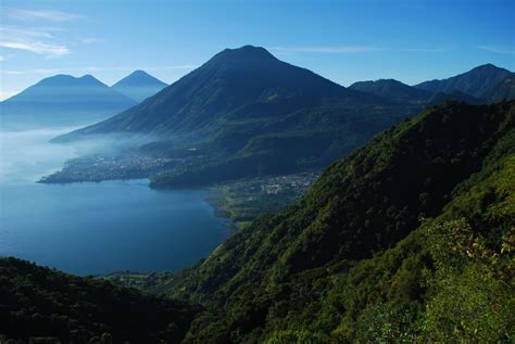 LAGO ATITLAN VOLCAN SN PEDRO | Una sección del lago de Atitl… | Flickr