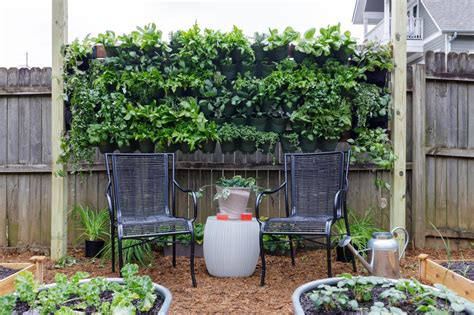 Outdoor Living Wall Ideas | Americanwarmoms.org