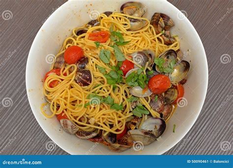 Spaghetti Vongole stock image. Image of clams, vongole - 50090461