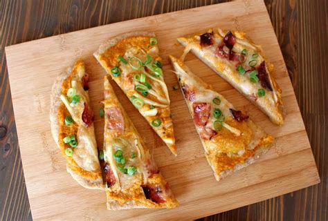 Apple Bacon Pizza with Pumpkin Sauce | Frugal Nutrition