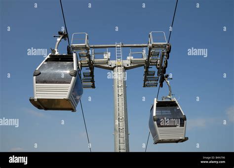 Cablecar hi-res stock photography and images - Alamy