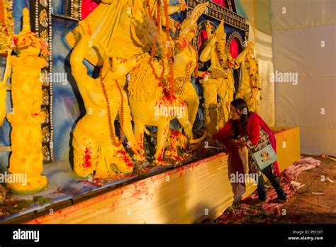 Durga puja bangladesh hi-res stock photography and images - Alamy