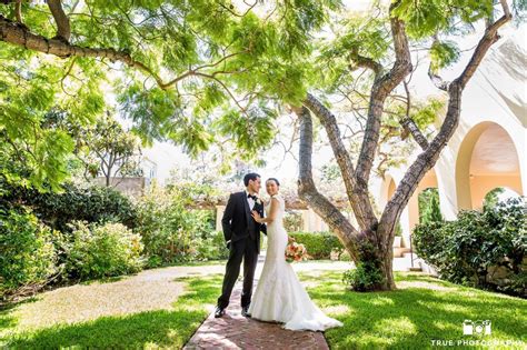 7 flower and nature-filled San Diego wedding venues that are perfect for a romantic Spring wedding!