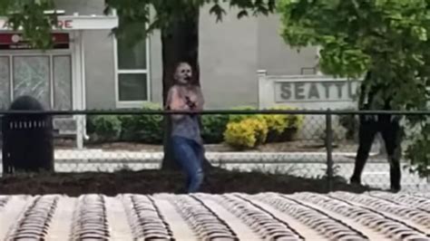 “Mujer zombie” en las calles de Seattle aterroriza a internautas: VIDEO ...