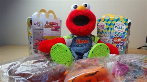 ELMO OPENS HIS BEST TOP 3 x McDONALDS HAPPY MEAL UK TOYS - YouTube