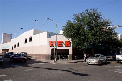 H-E-B store in Laredo to close June 26