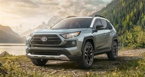 11 Best Family SUVs To Buy in 2021 - SUVs for Families Awards