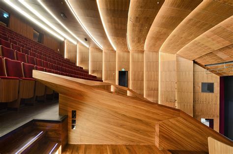 AHEC promotes American walnut for theatre design - , Insight, - CID