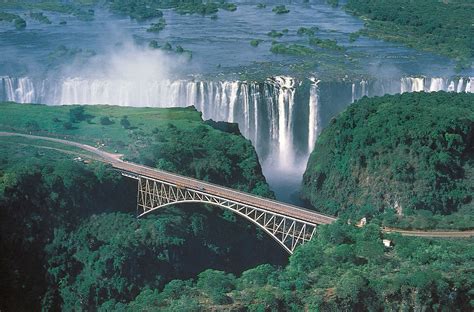 Amazing World: Amazing Victoria Falls in Zimbabwe, The Largest Waterfalls