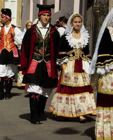 World of Ethno | Traditional outfits, Costumes around the world, Traditional dresses