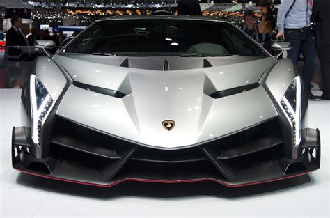 2013 - Lamborghini Veneno Front View - Wallpaper