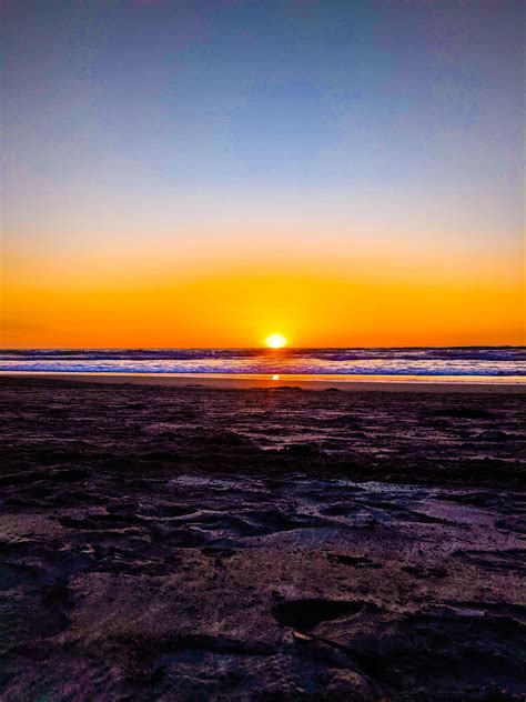 Sunset on the beach. San Diego, California, USA [3024x4032][OC] : r ...