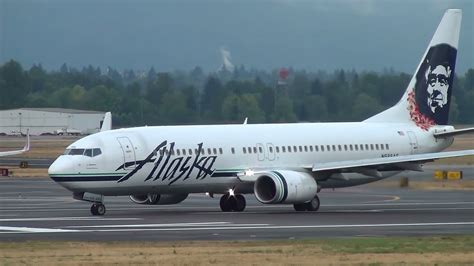 Alaska Airlines (Hawaiian Lei Tail) N585AS 737-800 Takeoff Portland ...