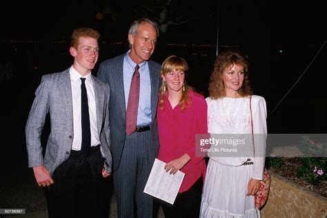 Married actors Mike Farrell and Shelley Fabares w. their children. News ...