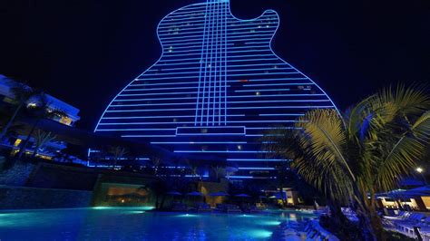 Guitar hotel in Hollywood starts new club style pool party | Miami Herald