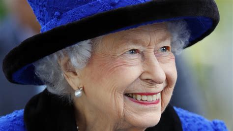 Here Is How The World Will Really Learn About Queen Elizabeth's Death