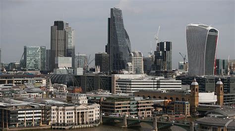 'Cheesegrater' building sold to Chinese investors for £1.15bn - BBC News