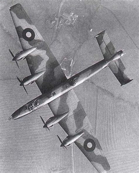 Handley Page Halifax in flight (1943) BFD | Handley page halifax, Avion ...