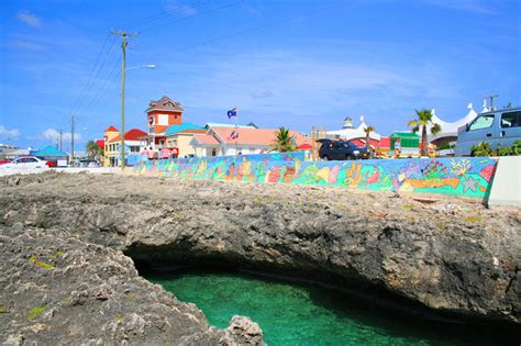 File:Waterfront, George Town, Grand Cayman.jpg - Wikimedia Commons