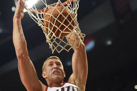 Video: Mason Plumlee Goes Coast To Coast For The Clutch Dunk! - Blazer ...