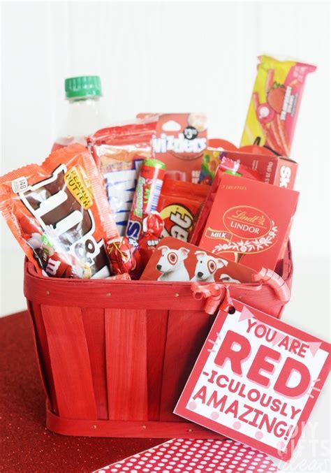 DIY Red Gift Basket | Free printable red themed gift tags!