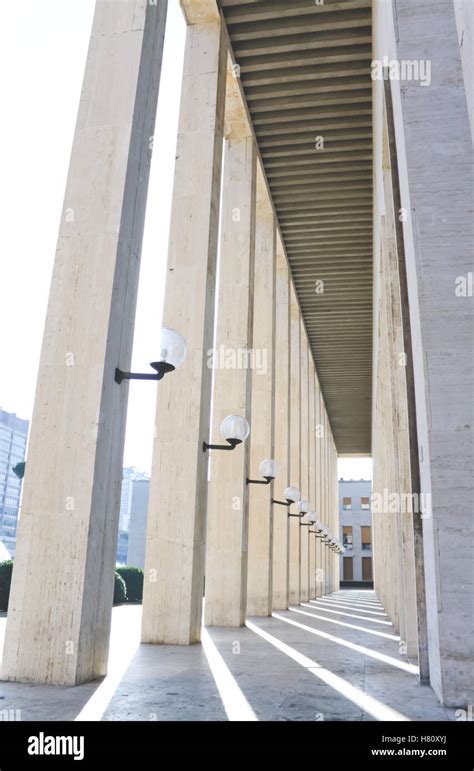 Modern Colonnade in architecture Stock Photo - Alamy