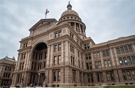 The Texas State Capitol Building – Vic Harkness